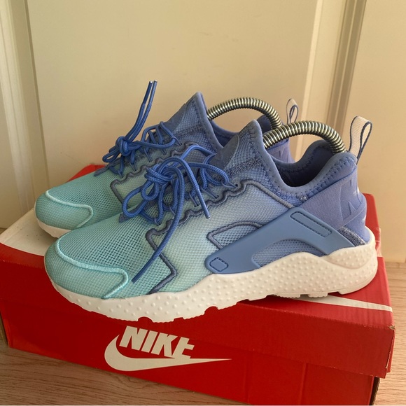 Huarache Run Ombré Blue Sneakers - Women - Picture 11 of 11